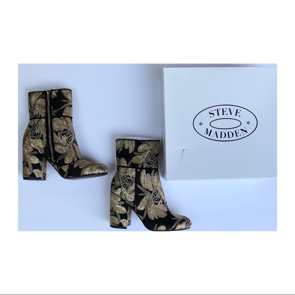 Steve Madden Shoes - Steve Madden Goldie Block Booties Heel Size 6.5